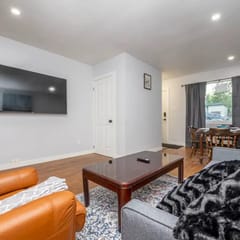 2BR Suite Near YYC Airport Downtown 4644 UP