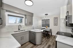 2BR Suite | Family Friendly | Near YYC Airport & Downtown - 4412 – UP - Image 3
