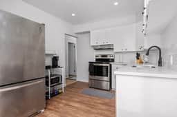 2BR Suite Near YYC Airport and Downtown 4404 UP - Image 4