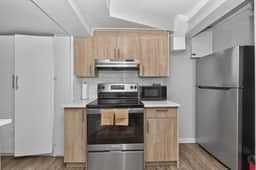 2BR Suite Near Airport & Downtown – 4640 B – DN - Image 4
