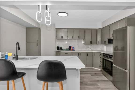 1BR Suite Near YYC Airport & Downtown - 4326 – UP - Image 1