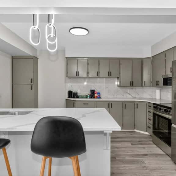 1BR Suite Near YYC Airport & Downtown - 4326 – UP - Image 1