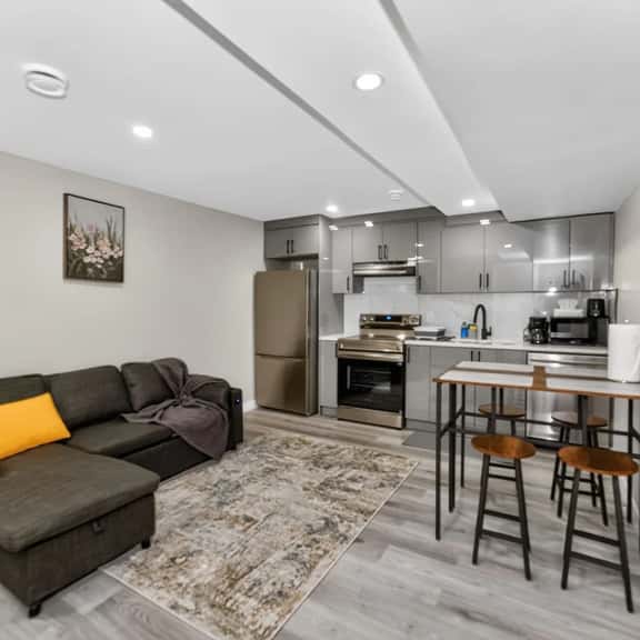 2BR Suite Near YYC Airport & Downtown - 4326 – DN - Image 1