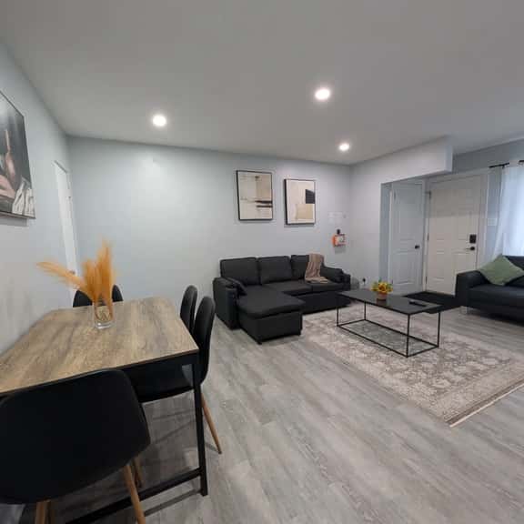 2BR Suite Near YYC Airport & Downtown - 4408 – UP - Image 1