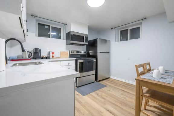 1BR Suite Near YYC Airport & Downtown - 4408 DN - Image 3