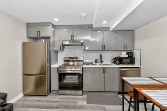2BR Suite Near YYC Airport & Downtown - 4326 – DN - Image 5