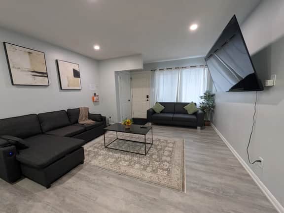 2BR Suite Near YYC Airport & Downtown - 4408 – UP - Image 4