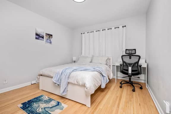 2BR Suite Near YYC Airport and Downtown 4404 UP - Image 3