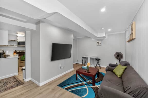 2BR Suite Near YYC Airport and Downtown 4644 DN - Image 3