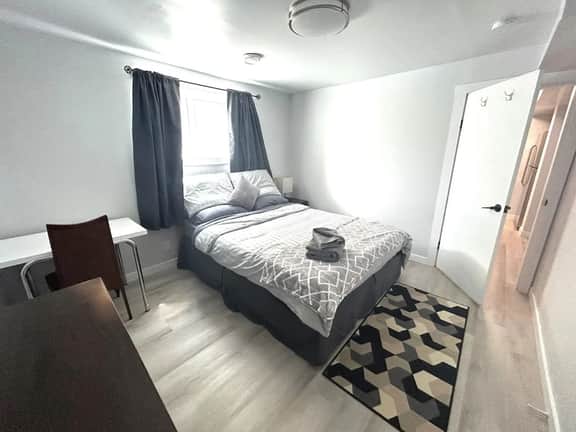 2BR Suite Near YYC Airport Downtown 4644 UP - Image 4