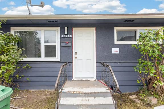 2BR Suite Near Airport & Downtown – 4640 B – UP - Image 2