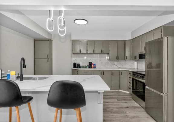 1BR Suite Near YYC Airport & Downtown - 4326 – UP - Image 1