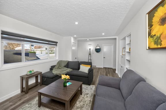 2BR Suite | Family Friendly | Near YYC Airport & Downtown - 4412 – UP - Image 1