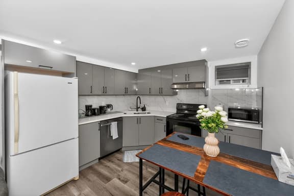 2BR Suite Home | Family Friendly | Near YYC Airport & Downtown - 4412 – DN - Image 1
